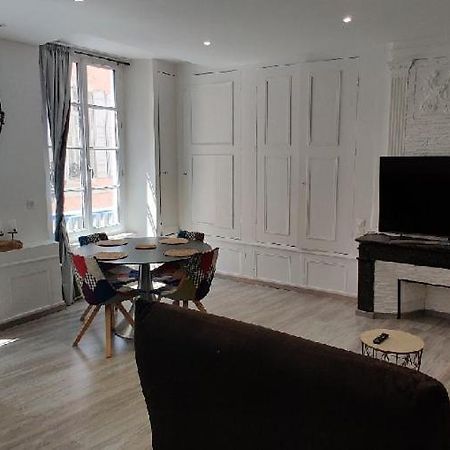 Appartement F2 Dans Le Centre Historique Le Puy-en-Velay Exterior photo