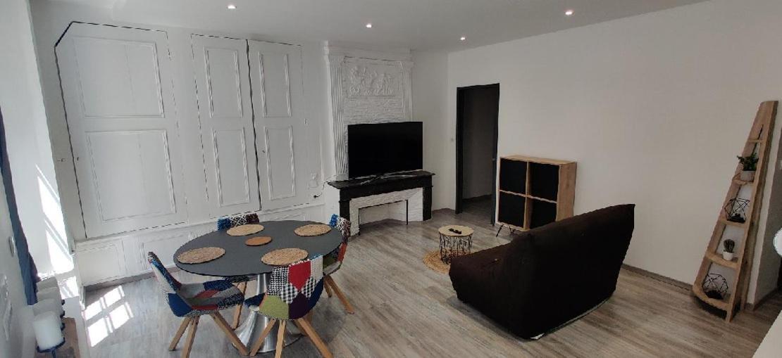 Appartement F2 Dans Le Centre Historique Le Puy-en-Velay Exterior photo